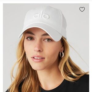 Alo off duty cap in white